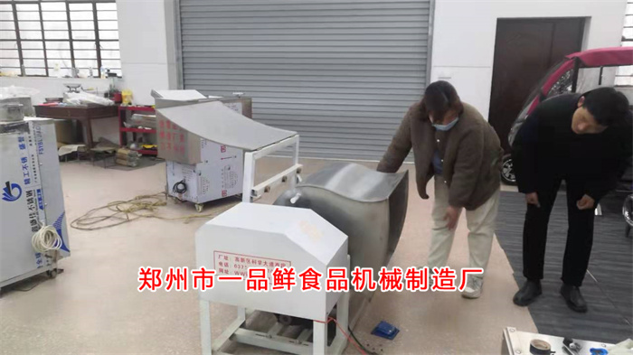 浙江臺(tái)州客戶張先生定購350型自動(dòng)疊片燴面機(jī)(圖1)